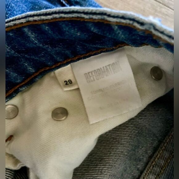 Reformation women’s size 29 distressed petite mid rise ripped jeans with detail - Picture 9 of 12